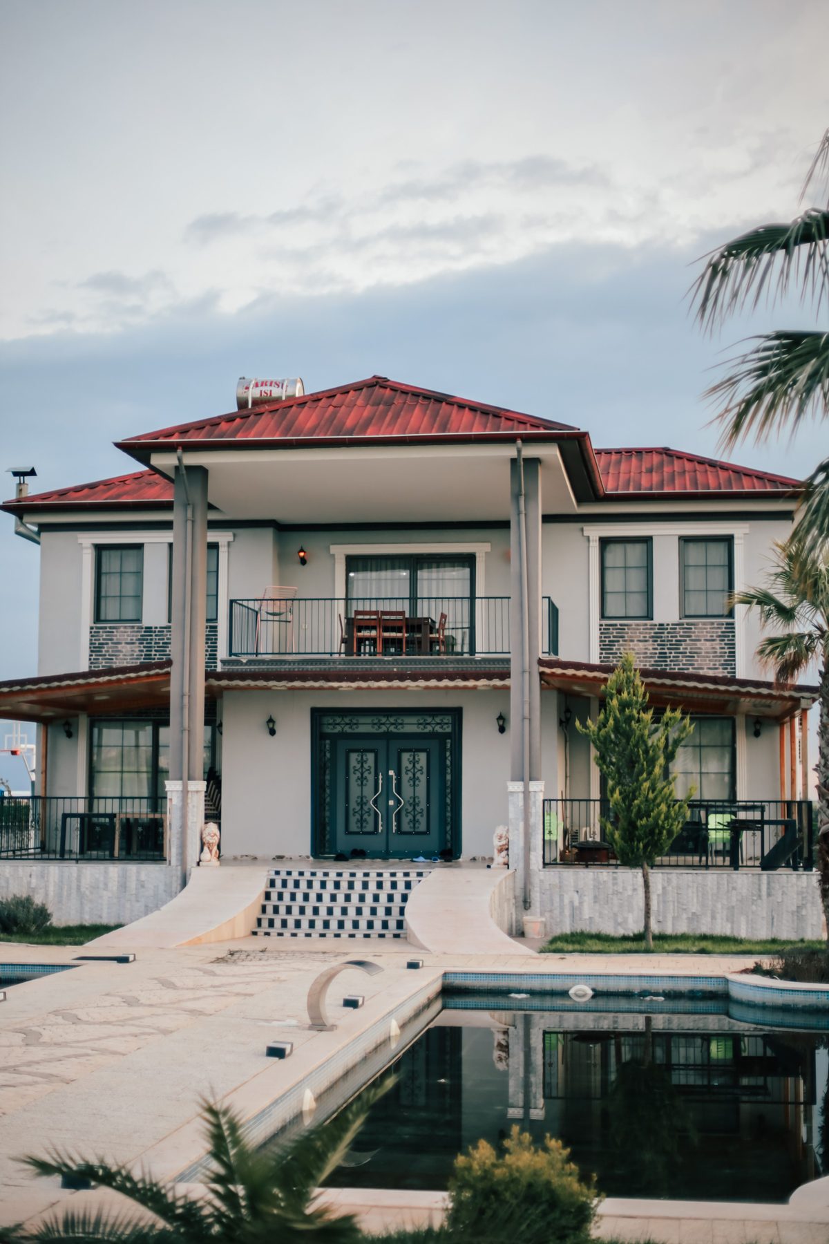 Swimming pool services in Serena